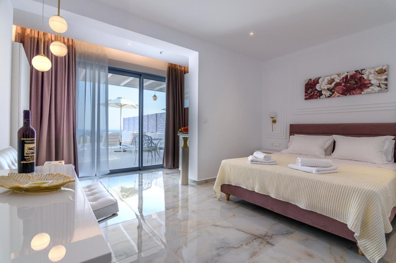 Dionisos Suites Lixouri Buitenkant foto