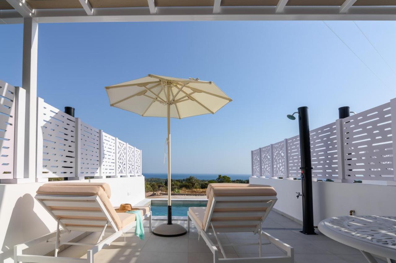Dionisos Suites Lixouri Buitenkant foto
