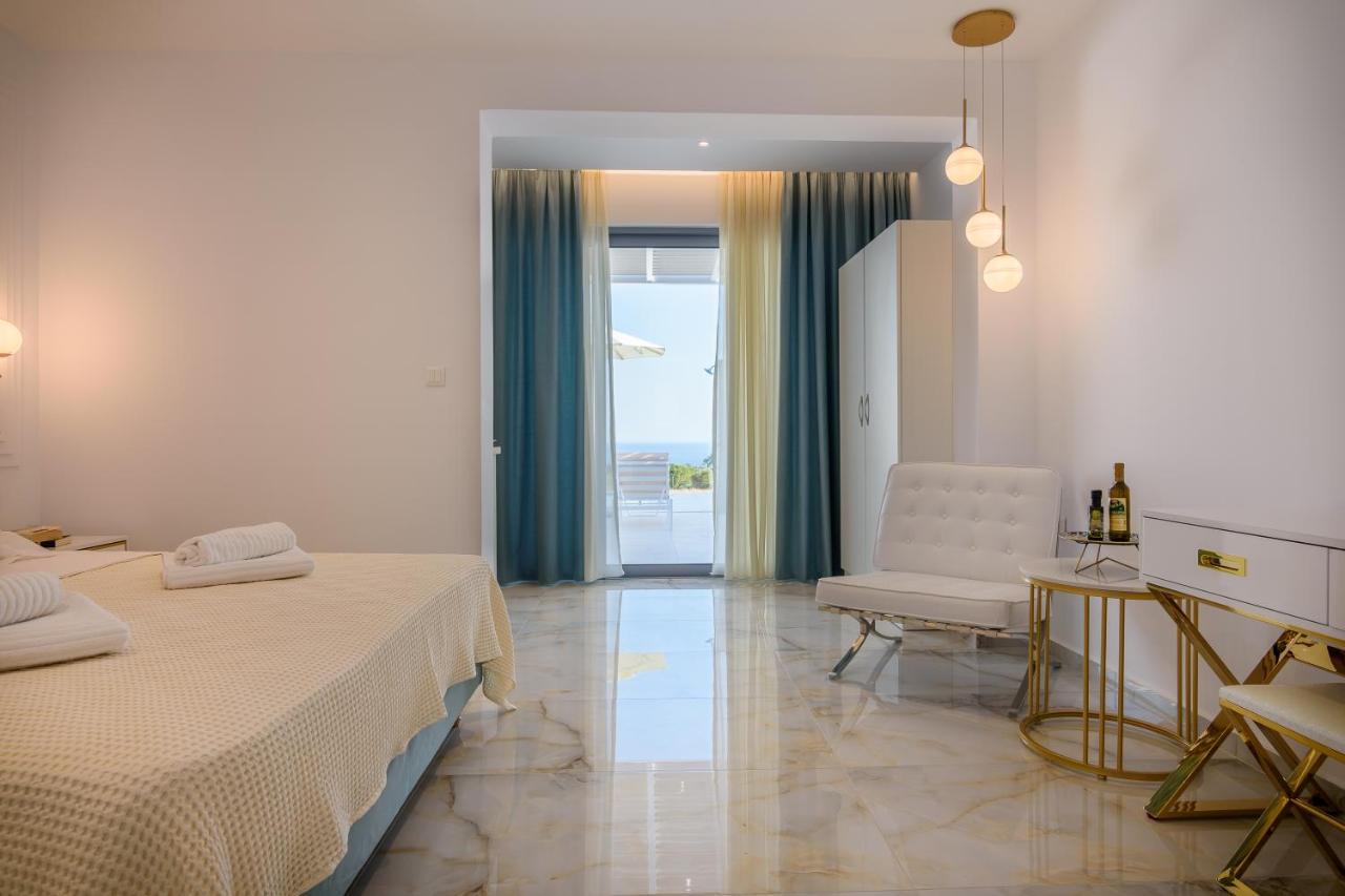 Dionisos Suites Lixouri Buitenkant foto