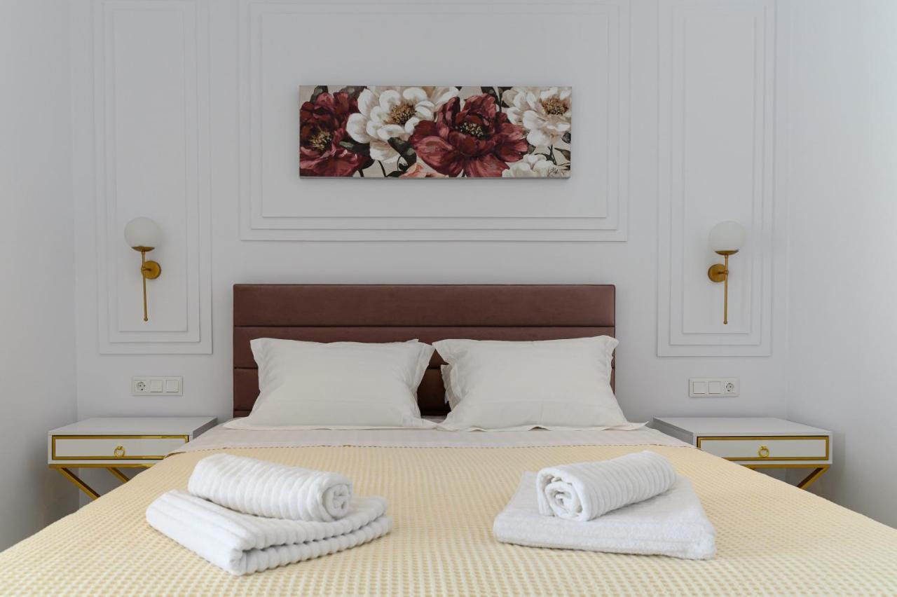 Dionisos Suites Lixouri Buitenkant foto