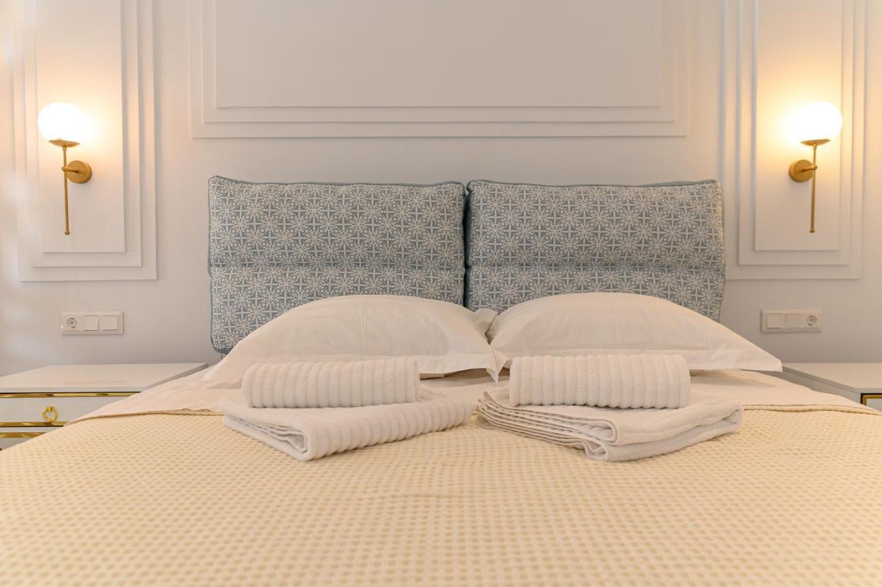 Dionisos Suites Lixouri Buitenkant foto