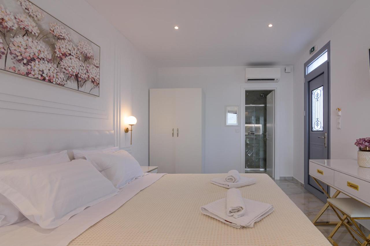 Dionisos Suites Lixouri Buitenkant foto