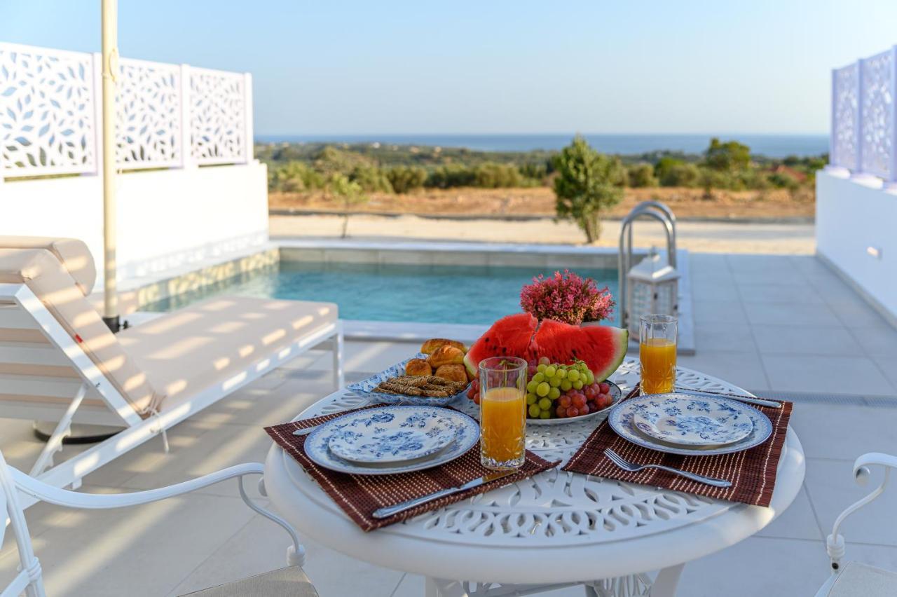 Dionisos Suites Lixouri Buitenkant foto