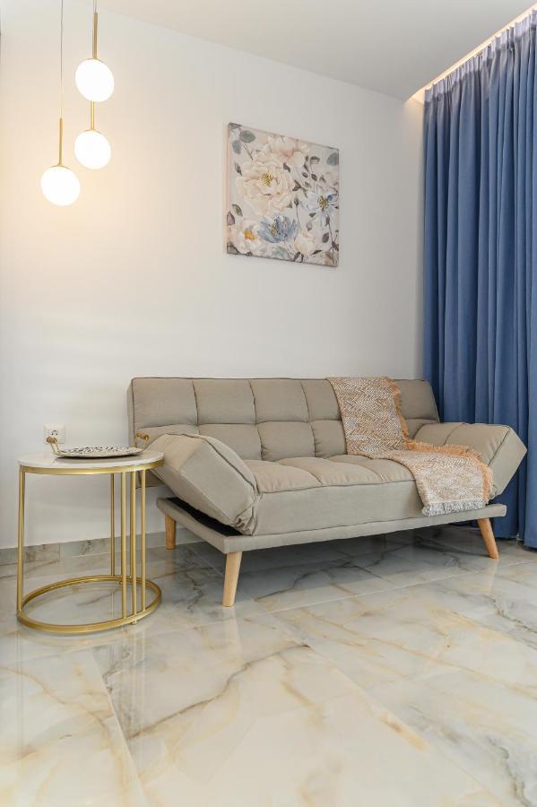 Dionisos Suites Lixouri Buitenkant foto