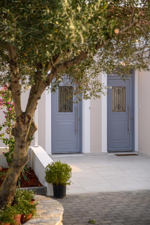 Dionisos Suites Lixouri Buitenkant foto